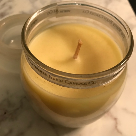 Warm Vanilla Sugar Bath And Body Works Candle 🕯 - Picture 2 of 7